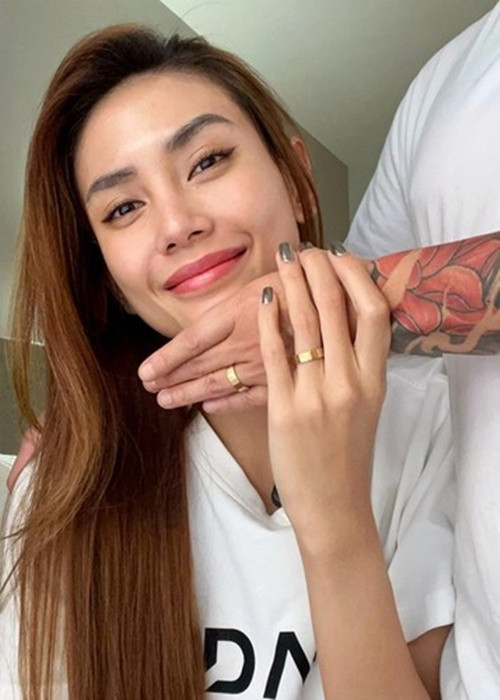 Vào tháng 12/2023, sau 9 tháng xa cách, Võ Hoàng Yến và bạn trai cùng du lịch Thái Lan. Lần gặp này, nữ người mẫu cầu hôn nửa kia.