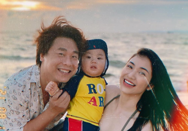 Năm 2017, Hòa Minzy hẹn hò doanh nhân Minh Hải. Cả hai chia tay vào tháng 2/2022. Hiện tại, Hòa Minzy nuôi con trai chung của hai người. Sau một lần tan vỡ, nữ ca sĩ kín tiếng chuyện tình cảm. Ảnh: FBNV.