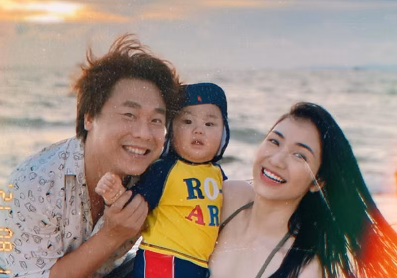 Năm 2017, Hòa Minzy hẹn hò doanh nhân Minh Hải. Cả hai chia tay vào tháng 2/2022. Hiện tại, Hòa Minzy nuôi con trai chung của hai người. Sau một lần tan vỡ, nữ ca sĩ kín tiếng chuyện tình cảm. Ảnh: FBNV.