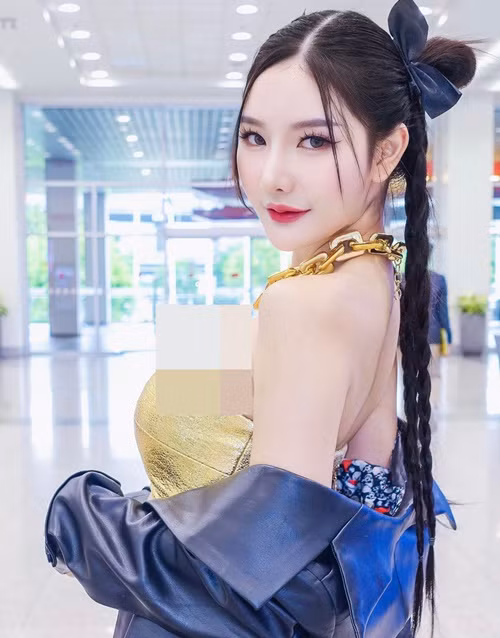 Atittaya mặc gì cũng hút mắt nhờ lợi thế ngoại hình.