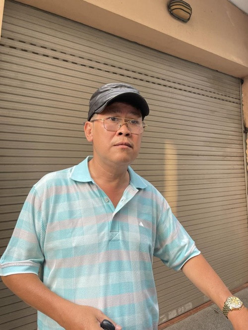 "Ông bầu" Phước Sang kín tiếng về chuyện tình cảm sau khi ly hôn Kim Thư. Khi được hỏi về tin đồn tái hôn và có thêm con gái, anh cho biết: “Tôi xin từ chối trả lời các câu hỏi về cuộc sống riêng. Tôi không muốn khuấy động cuộc sống vốn chưa được bình yên của các con. Trong dịp thích hợp, tôi sẽ chia sẻ với khán giả về những sóng gió của đời mình”. Ảnh: Gia Đình Xã Hội.