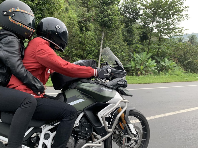 Cặp đôi đều có sở thích phượt.