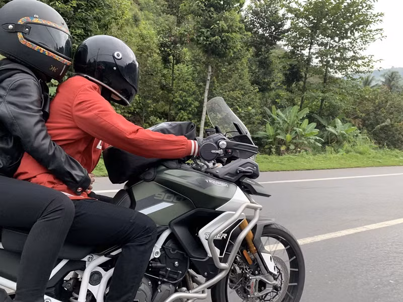 Cặp đôi đều có sở thích phượt.