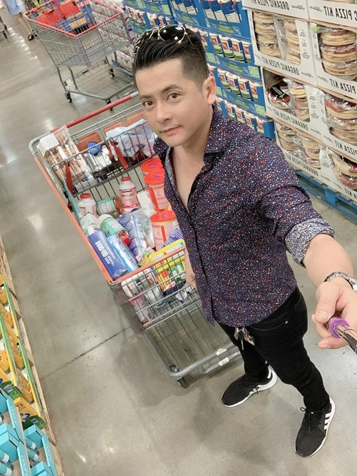 Nam diễn viên sang Mỹ định cư nhưng thu nhập không ổn định. Không chỉ sống vất vả, nam diễn viên còn đổ vỡ hôn nhân sau hơn 1 năm đặt chân tới miền đất của những giấc mơ. Ảnh: Dân Trí.