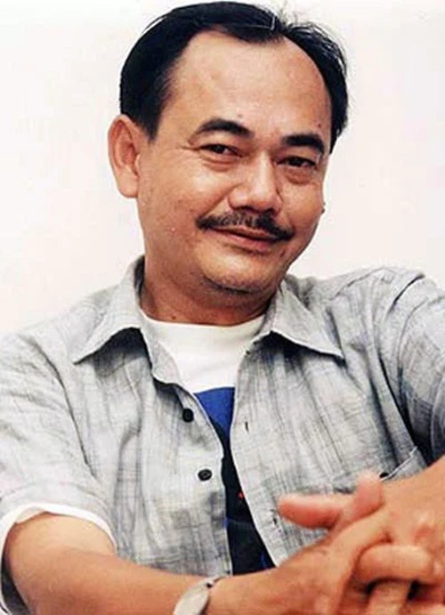 Nghệ sĩ Việt Anh từng kết hôn với diễn viên Phương Linh. Trong cuộc phỏng vấn với Người Lao Động, nam nghệ sĩ cho biết hôn nhân tan vỡ vì ông “ham vui với bạn bè quá mà không dành thời gian cho gia đình”. Ảnh: Người Lao Động.