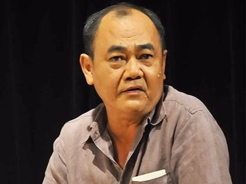 Sau khi ly hôn, nghệ sĩ Việt Anh gặp và yêu một người phụ nữ kém mình nhiều tuổi. Tuy nhiên mối tình này chỉ kéo dài 8 năm. Ảnh: Tiền Phong.