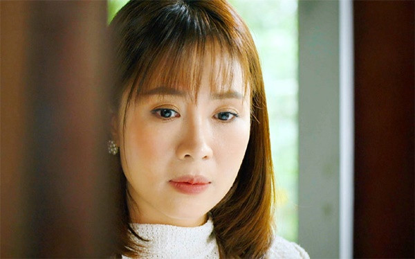 Hồng Diễm trong vai Hà.