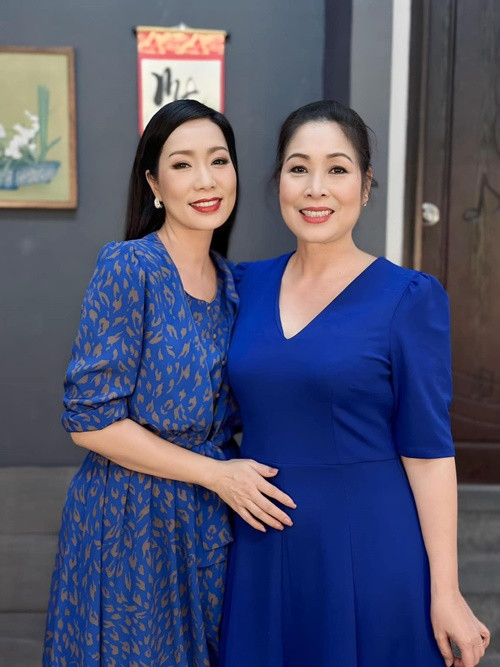 Hồng Vân chia sẻ trên Dân Trí, cô đã tự tin diện những trang phục bó sát mà nhiều năm qua không dám mặc.