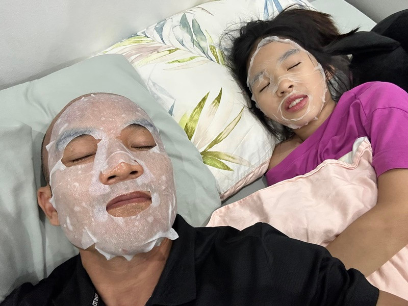 Chồng Xuân Lan rất chiều chuộng con gái riêng của vợ - bé Thỏ.