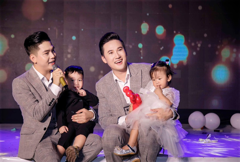 Cặp đôi sẽ tổ chức đám cưới trong năm nay khi hai con cứng cáp.