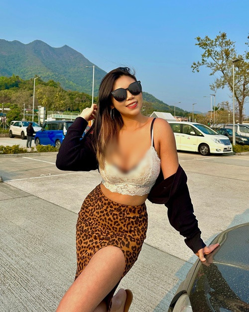 Body của cô nàng được nhận xét cực nuột nà.