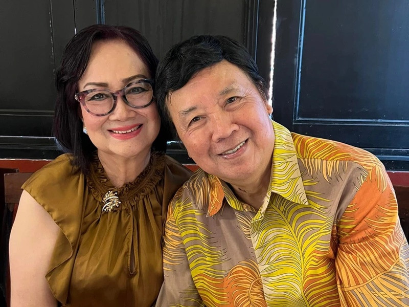 Mỗi ngày, vợ chồng nam nghệ sĩ cùng nhau tập thể dục, làm việc nhà, đi công viên, mua sắm. Ảnh: Dân Trí.