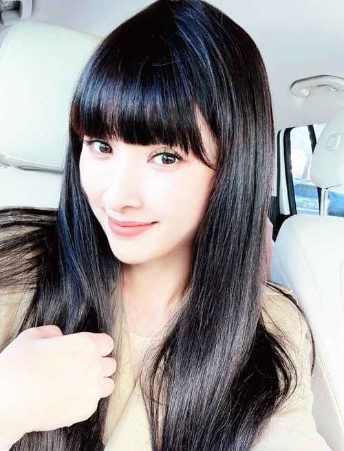 "Một phần có thể cũng do đã mất niềm tin và sợ lại một lần nữa đi vào vết xe đổ... Hơn nữa hoàn cảnh của tôi cũng là một trở ngại khi đã có hai đứa con, thậm chí một bé còn bị tự kỷ. Những người đàn ông chưa có gia đình họ sẽ tìm những cô gái trẻ còn với tôi chắc chắn sẽ là những người đã phải có gia đình, như vậy sẽ càng phức tạp hơn", cô chia sẻ trên Vietnamnet.