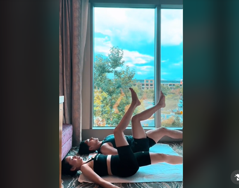 Ngoài việc được Lâm Bảo Châu chăm chút hình ảnh trước khi chia sẻ trên trang cá nhân, Lệ Quyên cố gắng tập luyện để giữ vóc dáng ở tuổi 43.