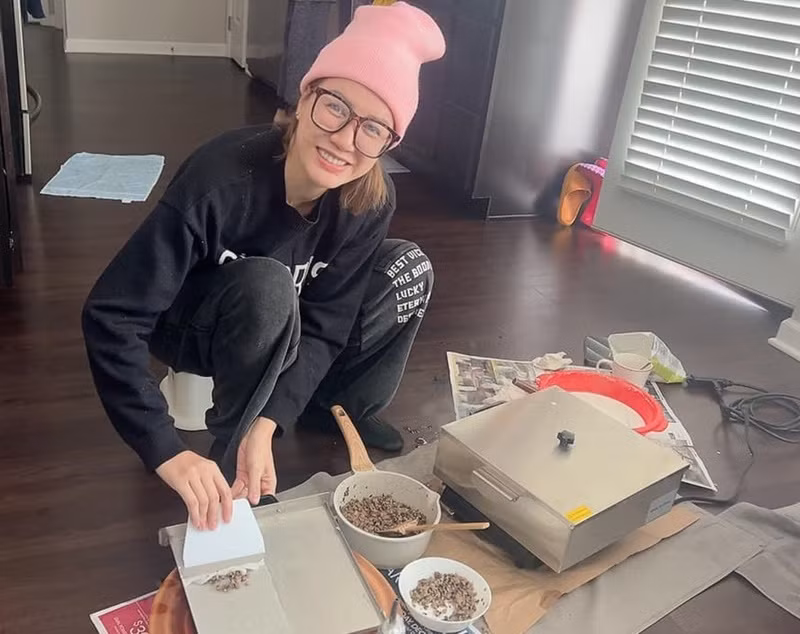 Trong các livestream, cựu người mẫu Trang Trần khẳng định, tình hình tài chính của hai vợ chồng cô rất ổn định.