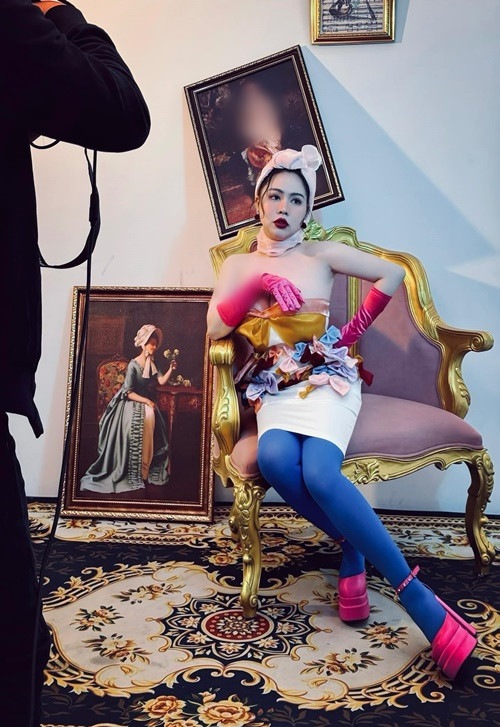 Mới đây, diễn viên Trương Phương tung loạt ảnh quyến rũ.