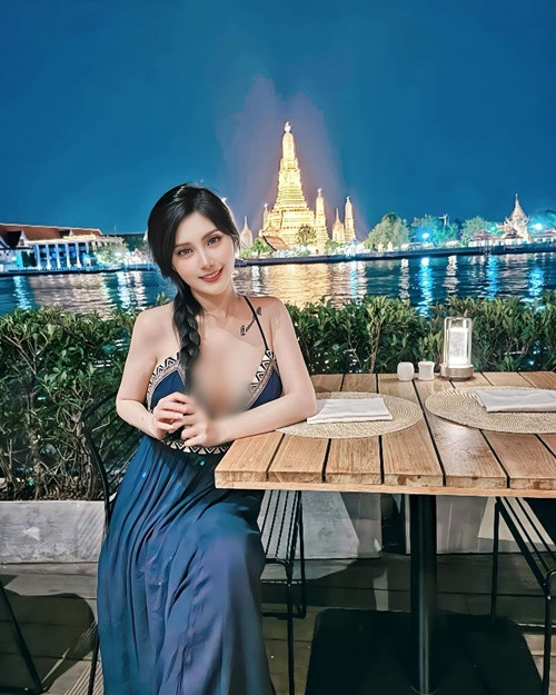 Hot girl người Đài Loan thường xuyên mặc trang phục khoe vòng một "khủng".