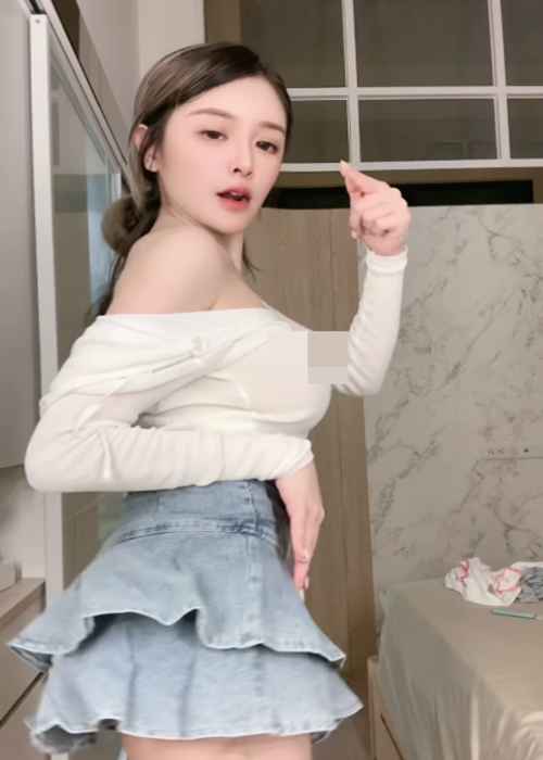 Video nhảy múa của hot girl họ Tạ khiến ai nấy phải ngượng đỏ mặt.