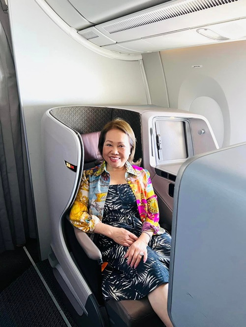 Mẹ vợ Chi Bảo giàu có không kém con rể và con gái.