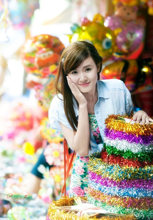 “Vì đây là một cảnh nóng rất quan trọng tạo nên mọi mắt xích trong phim nên không bỏ được hay làm giảm đi được. Midu từ chối một phần cũng vì không muốn vì mình mà ảnh hưởng đến cả bộ phim”, Midu cho hay. Ảnh: FBNV.