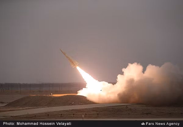 Hệ thống tên lửa phòng không Mersad bắn thử nghiệm. Nguồn ảnh: Fars