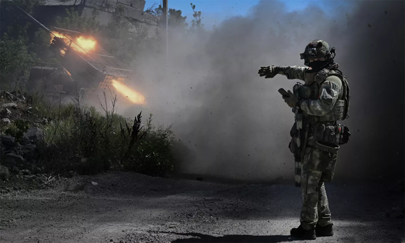 Vì vậy, bài phân tích của "Peninsula News" ngày 21/8 nhận định, Quân đội Ukraine tuy đạt được nhiều kết quả ở vùng Kursk nhưng sẽ “rơi vào cơn ác mộng” ở vùng Donbas. Ảnh: Bộ Quốc phòng Nga.