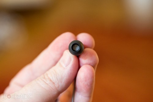 Không chỉ vậy, do đặc tính của vật liệu Beryllium, nên Cambridge Audio SE1 đương nhiên có khả năng tái hiện độ chi tiết âm thanh đầy hứa hẹn vì hiện tượng méo tiếng đã được triệt tiêu hoàn toàn.