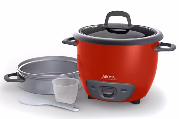 Vỏ nồi cơm điện: Vỏ nồi cơm điện hàng chính hãng luôn mịn màng, sắc nét, trơn bóng, chữ và hoa văn rõ ràng. Không nên mua những nồi có vỏ bị bong tróc lớp sơn phủ bên ngoài. Những nồi bị xước có thể do vận chuyển không cẩn thận, nhưng vỏ bị bong tróc là do chất lượng sản phẩm kém.