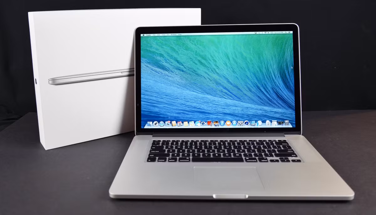 Mạnh hơn so với MacBook Air, nhất là nhờ phần đồ họa Iris Pro (hoặc card đồ họa chuyên dụng trên mô hình cao cấp nhất), thiết bị này hoàn hảo dành cho những ai muốn chỉnh sửa lại hình ảnh và dựng video chuyên nghiệp hơn. Mô hình này có thêm TrackPad “Force Touch”.