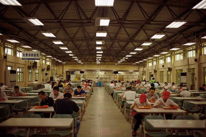 Những người làm việc tại đây hiếm khi khai thật về tuổi của họ, để được làm thêm giờ.