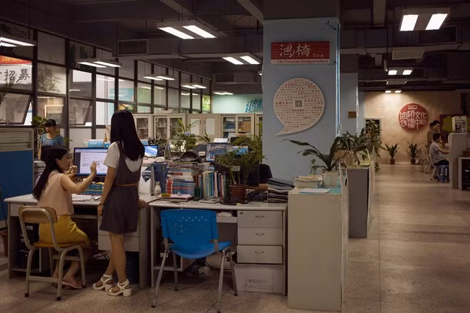 Foxconn đã cố gắng rất nhiều trong việc tạo ra không gian làm việc thoải mái bằng cách phủ xanh văn phòng.