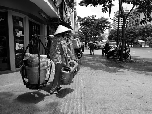 Hầu như ảnh chụp bằng chế độ Monochrome sau khi chụp xong đã có thể dùng được ngay, không cần phải xử lý hậu kỳ nhiều như các ảnh màu chụp từ các smartphone khác sau đó dùng ứng dụng để chuyển màu qua trắng đen".