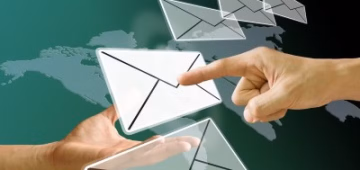 Kết quả là, tất cả mọi người đều nhận được thư trả lời của bạn. Điều này sẽ trở thành nỗi ám ảnh nếu cả trăm người đều như vậy khiến phần thông báo thư nhảy liên tục trên màn hình gây khó chịu, đặc biệt khi cần tập trung cao độ cho công việc. Chưa kể, phần nội dung nếu mang tính cá nhân sẽ không tiện nếu mọi người đều đọc được.