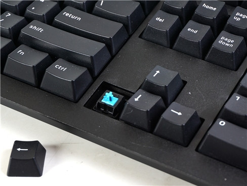 Kích thước lớn là một lợi thế cho việc Das Keyboard 4 Professional for MAC có nhiều đất cho cụm phím đa phương tiện và nút xoay chỉnh âm lượng. Das Keyboard 4 Professional for MAC dùng Blue swtich tuổi thọ cao cũng do Greetech thiết kế.