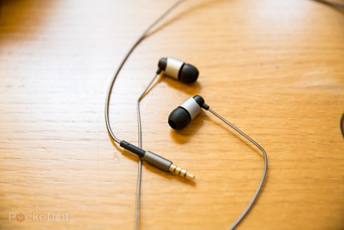 Cambridge Audio, hãng chuyên sản xuất thiết bị âm thanh đầy tên tuổi đến từ Anh Quốc đang chuẩn bị tung ra thị trường mẫu tai nghe cao cấp SE1 mới với chất âm hứa hẹn đủ sức làm say lòng cả những người sành nhạc bởi trang bị driver chất lượng cao, công nghệ màng loa đặc biệt.