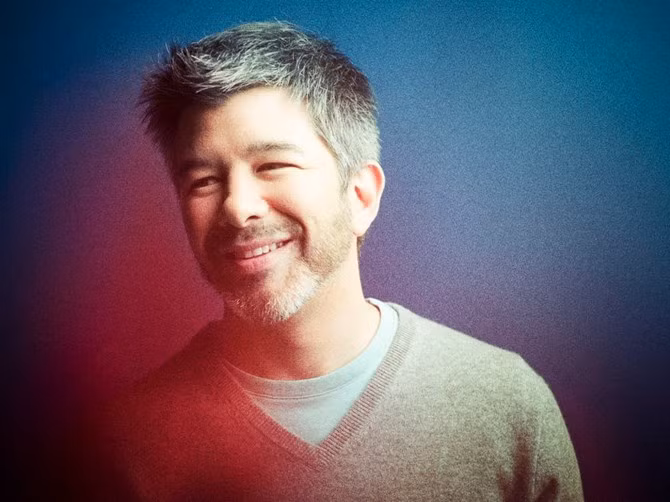 3. Travis Kalanick - Đồng sáng lập kiêm CEO Uber: Với giá trị công ty được định giá tới 68 tỷ USD, Uber đang giữ vững phong độ ở vị trí công ty công nghệ tư nhân có giá trị nhất trên thế giới. Dưới sự lãnh đạo của Kalanick, startup này đang nhận được nhiều khoản đầu tư khủng, mà mới đây nhất là khoản đầu tư lên tới 3,5 tỷ $USD từ Quỹ Đầu tư công của Saudi Arabia hồi tháng Sáu. Uber đang tiếp tục mở rộng và đổi mới, đặc biệt thông qua các dịch vụ mới, chẳng hạn như UberEats - giao thức ăn hay UberRush - giao hàng giúp các doanh nghiệp.