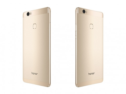 Mặt sau là máy ảnh 13 MP với khẩu độ f/2.0, cảm biến RGBW, chống rung quang học và engine xử lý riêng.