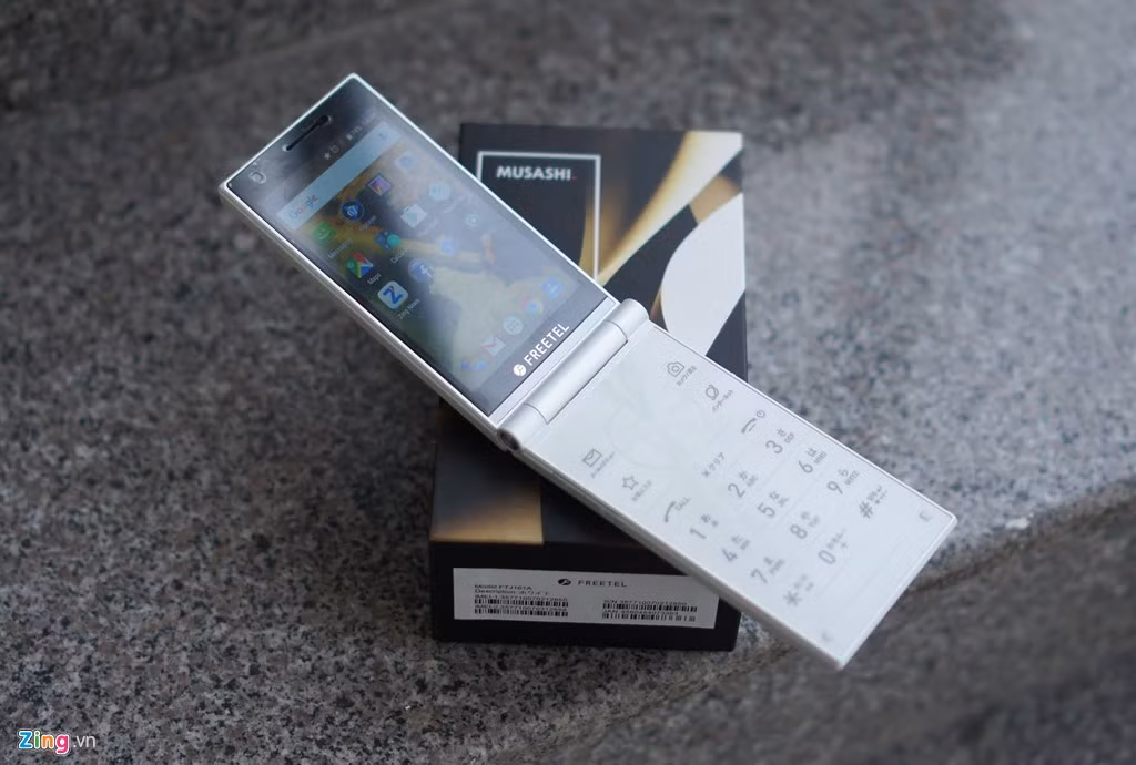 Trải nghiệm nhanh cho thấy máy hoạt động khá mượt, camera chất lượng trung bình.