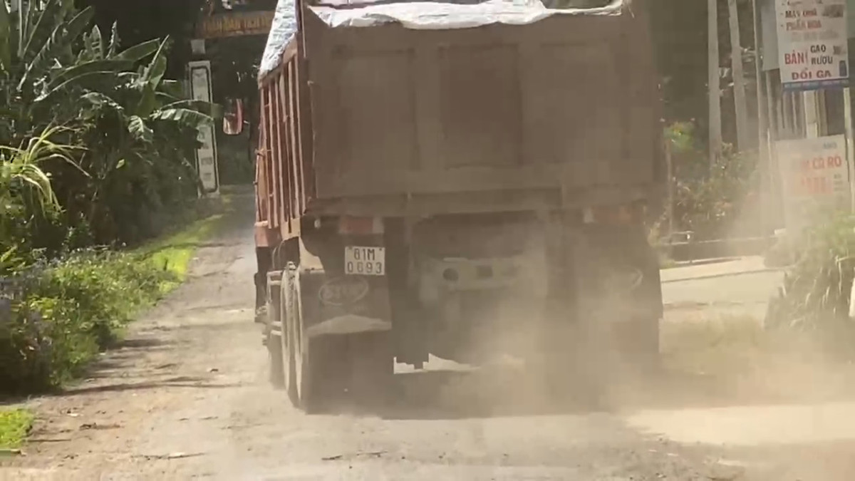Krông Pắk: Dân “kêu trời” vì xe chở đá băm nát đường dân sinh - Hình 9 Krong Pak: Dan “keu troi” vi xe cho da bam nat duong dan sinh-Hinh-9
