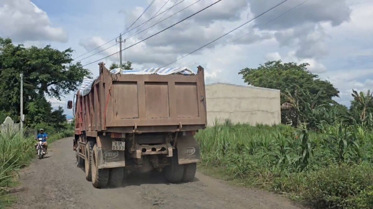 Krông Pắk: Dân “kêu trời” vì xe chở đá băm nát đường dân sinh - Hình 15 Krong Pak: Dan “keu troi” vi xe cho da bam nat duong dan sinh-Hinh-15