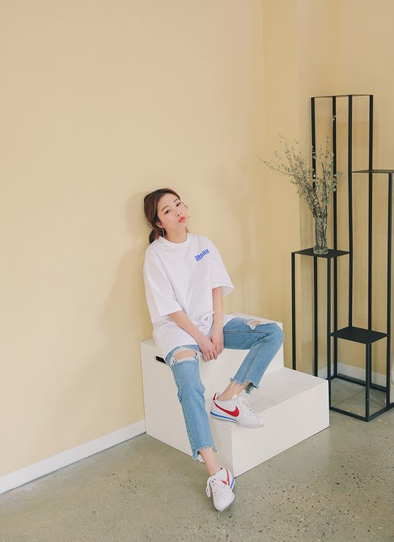 Jeans rach phong cach chat ngat nho cac cach mix do sau