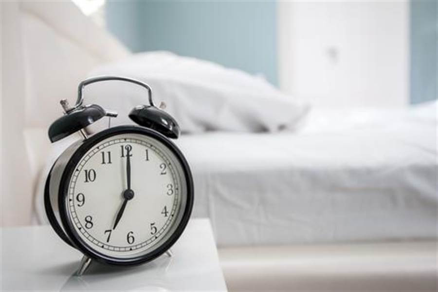 Bao thuc lien tuc tat bi an, cap doi phat hien ke 