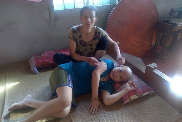 Het benh tim den ung thu, be trai dau don vat va