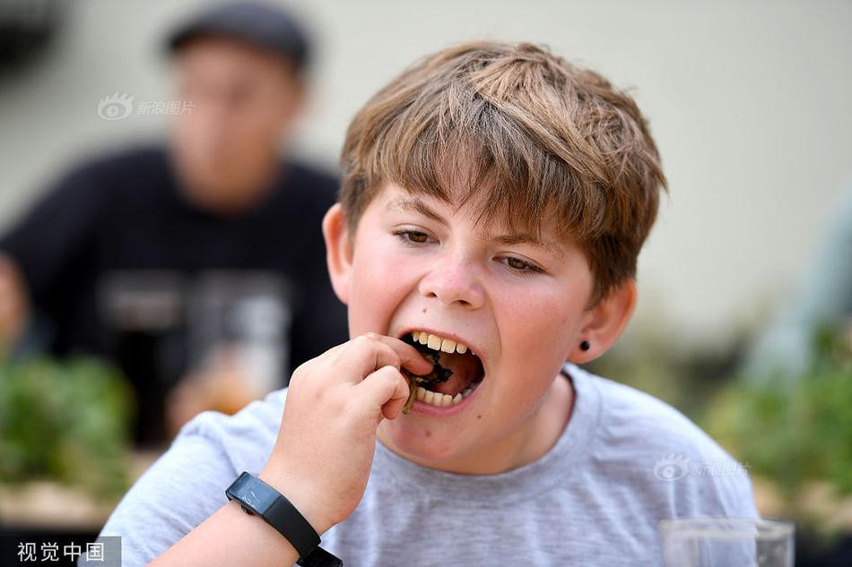 On lanh canh dua nhau an cay tam ma va su thuc 