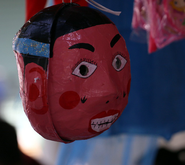 Mặt nạ bổi đặc trưng của mỗi mùa Trung thu về.