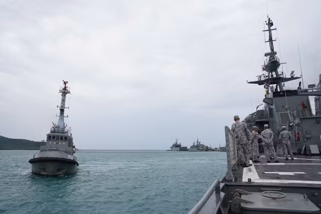 Tổng cộng có 8 tàu chiến, 4 máy bay từ 7 nước tham gia diễn tập, với gần 1.000 nhân sự của Mỹ và 10 nước ASEAN. Tàu hải quân 18 thuộc Lữ đoàn 171, Vùng 2 Hải quân của lực lượng hải quân Việt Nam tham gia diễn tập.