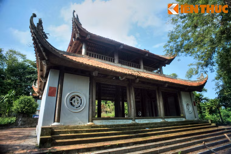 Vào thời Lý, chùa Đọi được xếp vào hàng “Đại danh lam” kiêm hành cung của hoàng gia. Nét đặc biệt nhất của quần thể di tích chùa Long Đọi Sơn thời kỳ này là tòa tháp Sùng Thiện Diên Linh được vua Lý Nhân Tông xây dựng từ năm 1118 - 1121.