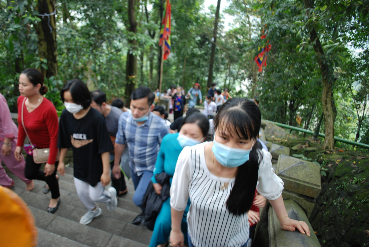 Do ảnh hưởng của dịch COVID-19, Lễ hội Đền Hùng năm nay chỉ tổ chức phần lễ, dừng các hoạt động phần hội.