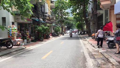 Điểm ngập 8: Phố Nguyễn Chính, đoạn từ ngõ 74 đến cống hóa mương Tân Mai.