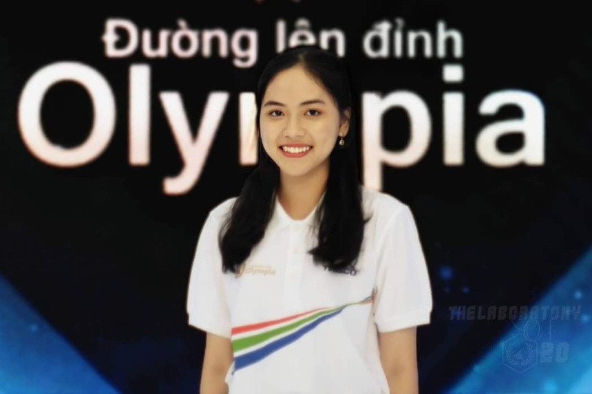 “Hot girl Olympia” là biệt danh khán giả dành tặng cho Phan Nguyễn Hồng Lam (sinh năm 2003), học sinh trường THPT Lê Lợi, Phú Yên. Cô gái này gây chú ý tại cuộc thi tuần Olympia 2020 nhờ có thành tích học tập tốt và từng giành danh hiệu hoa khôi tại Hội thi Nữ sinh Duyên dáng - Tài năng tỉnh Phú Yên năm 2019. Hồng Lam là học sinh giỏi nhiều năm liền, từng nhận danh hiệu Học sinh 3 tốt cấp Trung ương năm học 2018-2019, được Sở GD&amp;ĐT Phú Yên tặng danh hiệu Học sinh giỏi toàn diện xuất sắc của trường, giải nhất cờ vua cấp trường. Cô hiện là Bí thư chi đoàn, Ủy viên Ban Chấp hành Đoàn trường. (Ảnh: The Laboratory of O20)